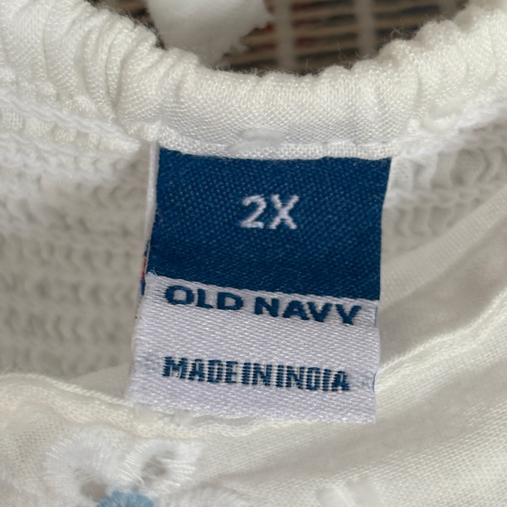 Old Navy White Blouse with Colorful Embroidery - Picture 8 of 9